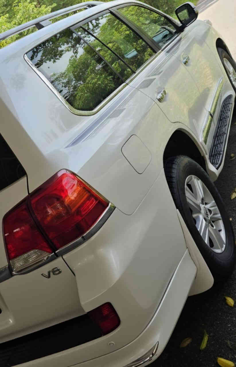 لاندكروز 2012 بريم مكفولة من الصبغ رقم اربيل بأسمي محرك ٦ سعرها ٣٦٥ وبيها مجال بسيط حك الجية مكانها ديوانية للأستفسار الاتصال على الرقم 
*********** ديوانية
