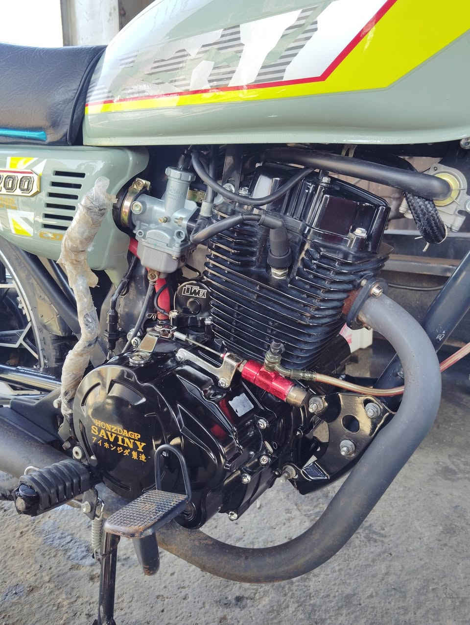 السلام عليكم سيفان للبيع موديل 25 مكينه 200 اوراق سكنر السعر 750 او بيها مجال مكاني بابل حي الجزائر للاستفسار ***********
