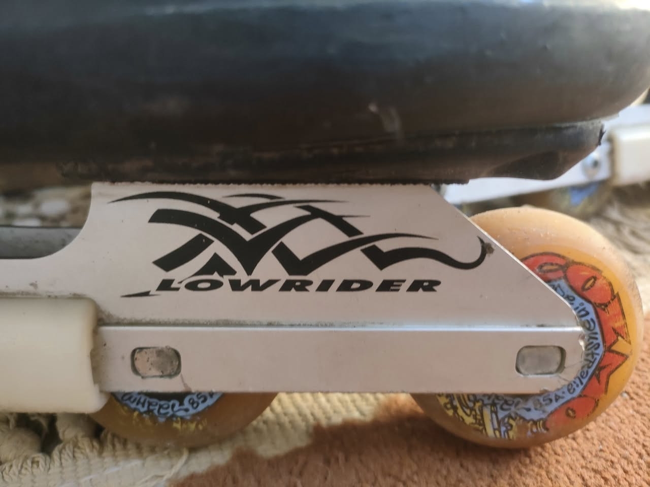 سلام عليكم سكيت جلاتين باله السعر25وبي مجال المكان زعفرانيه مقابيل سوك المدينه                           ***********
