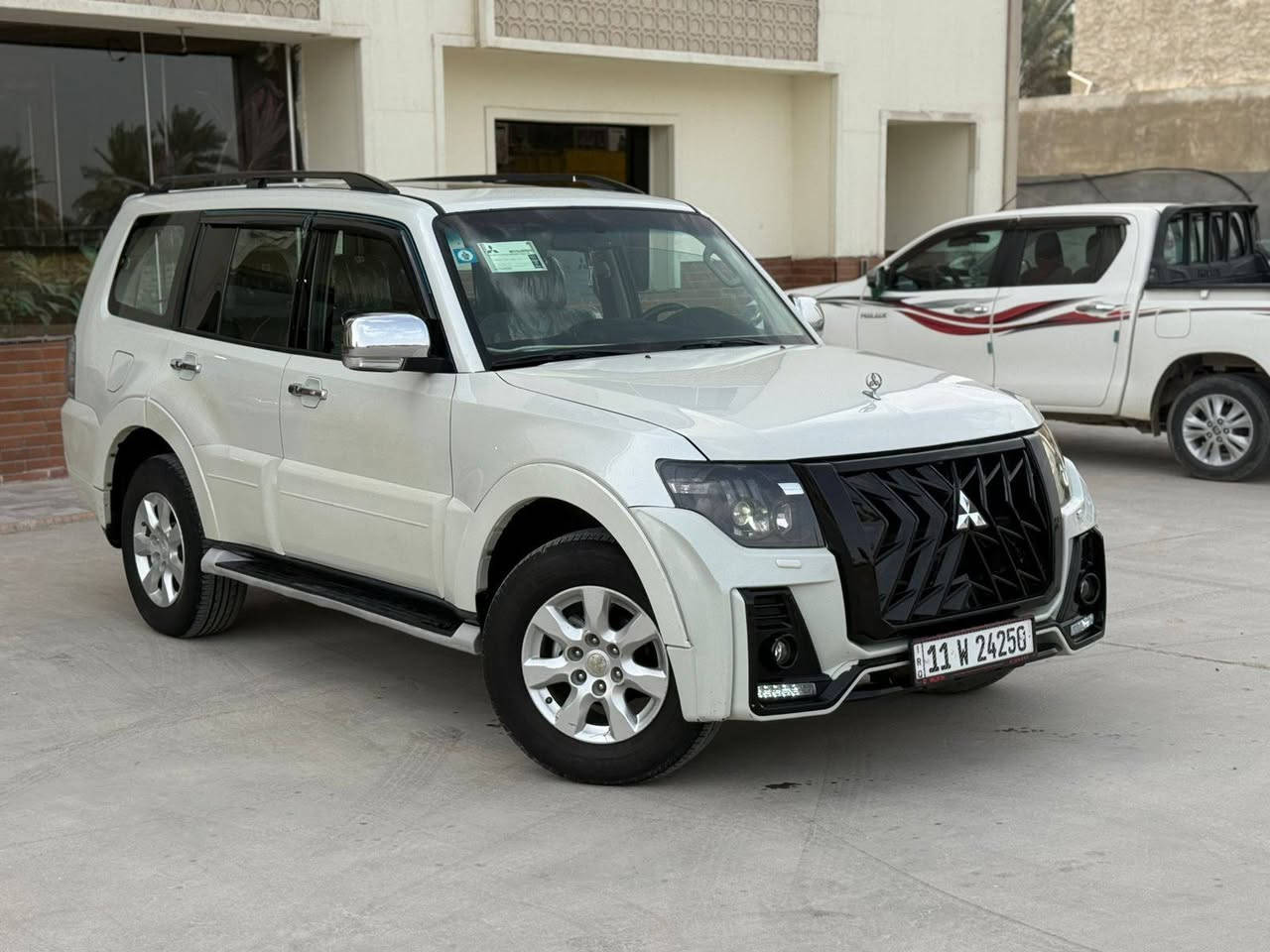 سلام عليكم للبيع  باجيرو حبتور 2014 ماشيه 130 حقيقي فول مواصفات أعلى فئة مواصفات فول واحد ع واحد  لون ابيض صدفي حجم المحرك 3500 رقم بغداد  بسمي مشروع واطني تحويل مباشر سياره بيه قطعتين ونص صبغ فقط اثر شخوط خليجي السياره جديده مال جناي فورويل  كشنات جلد  كهربائي دتفئه تبريد  اشارة بل مري شفط تحكم ستيرن ثلاثا جها فتحه  تبريد ثلاث قطع حساسات خلفيه زاد ثلاجه تخم تاير كير مكينه حداديه خير من الله سياره جديده لوك محرك 6 لسعر 147  *********** مكان السياره  بابل
