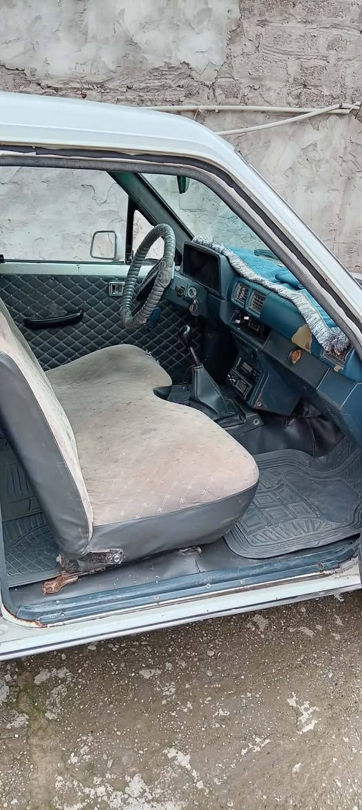 بيكم 88للبيع رغم محرك شاصي شرط السنويه 27 رغم اجنبي كاربون بي العنوان الموصل اليمن حي  النهروان الدوره السعر 68.   ***********
