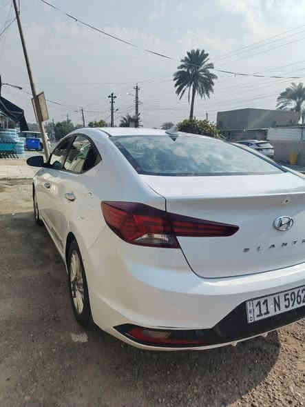 السلام عليكم مراوس بدوج كرفان موديل ١١ الى ١٤ النترا موديل ٢٠٢٠ بجم كبس حادث جانبي صبغ ٣ قطع سنويه وهزه  جديده بسمي رقم دولي مكاني الدوره للاستفسار  ***********
