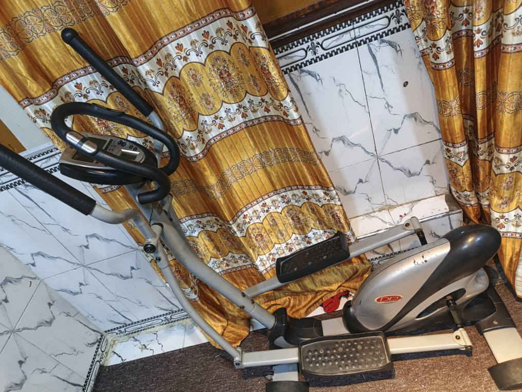 جهاز جري بي عطل يشتغل ويمشي بس من اصعد علي يفصل شنو سبب مادري  مكان البصره وتساب *********** البصرة, العراق
