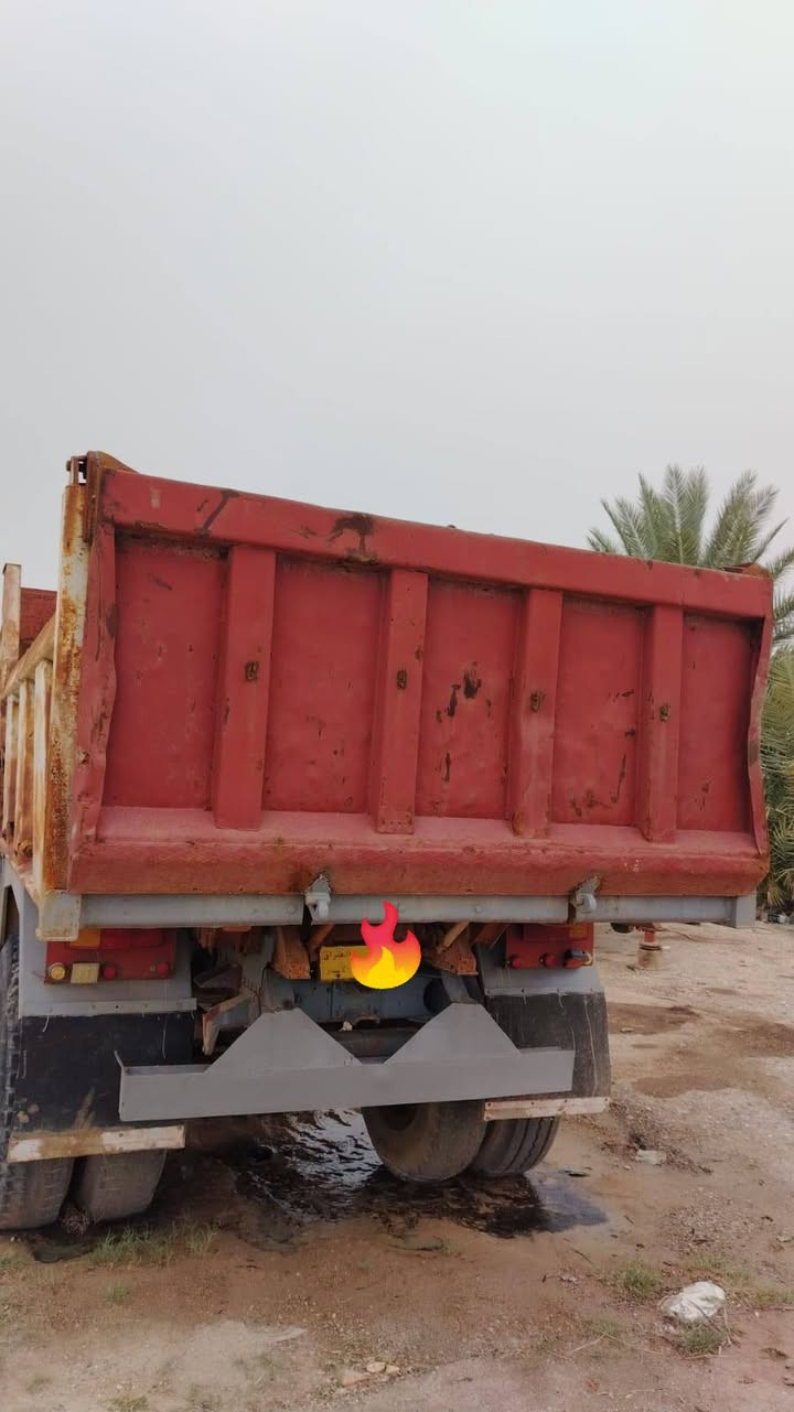 سلام عليكم 
فولفو للبيع موديل 79 رقم صدامي شرط التحويل مكانه الانبار الاستفسار اتصال رقم الهاتف ***********
