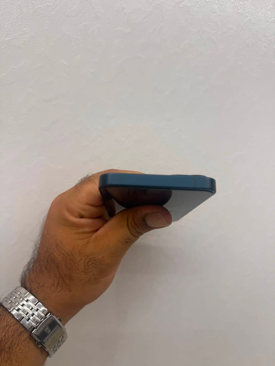 iPhone 13
128Gb
2. sim 
🔋83
موبايله كه زورجوانه /١٠٠باکه 
نه کراوه ته وه گرنتی (۱۰)روژی له گه له 
نرخی ته نها (330$) 
ناونیشان جاده ی مه وله وی سه ربرده که 
بازاری به هه شت بیشانگای باوان 
ژماره ی دوکان (25) 
ژماره ی موبایل ***********
