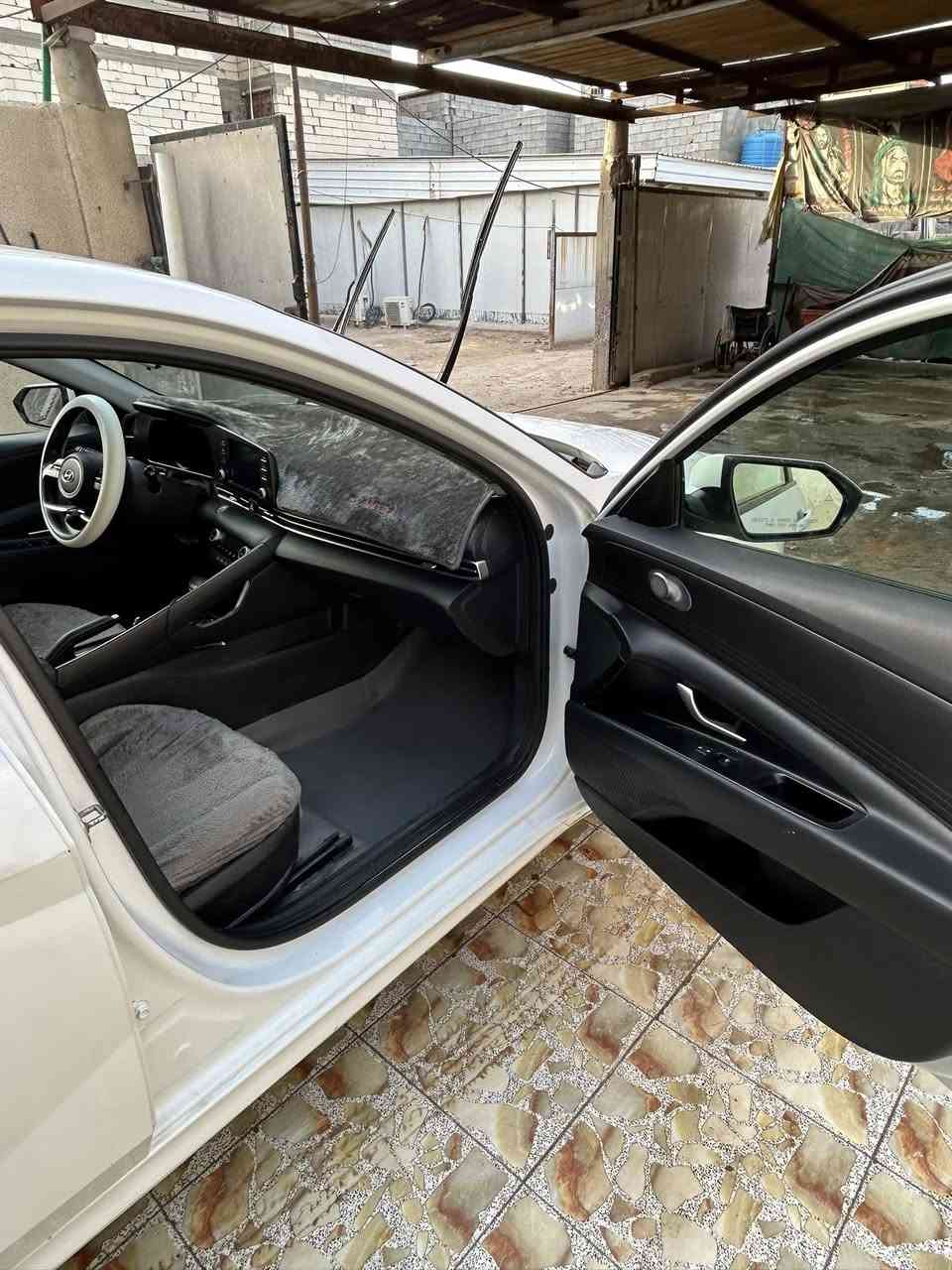 سلام عليكم النترا مديل ٢٣ السيارا فول موصفات ما عده الفتحه  السياره حداده محرك 2000 دوش سمارت جديد وكير At جديد خير من الله وارد امريكي معوقين  وحادث السياره بنيد وجاملغ صور الحادث كدامك ممشى السياره ٩٠ ميل 
موصفات السياره تحكمات ستيرن 
رادرات اماميه وخلفيه
سياقه ذاتيه 
تحديد مسار
بصمه 
تشغيل عن بعد
وخير من الله الموصفات 
وسعر السياره ١٣٤ وبيه مجال رقمي ***********واتساب ***********
