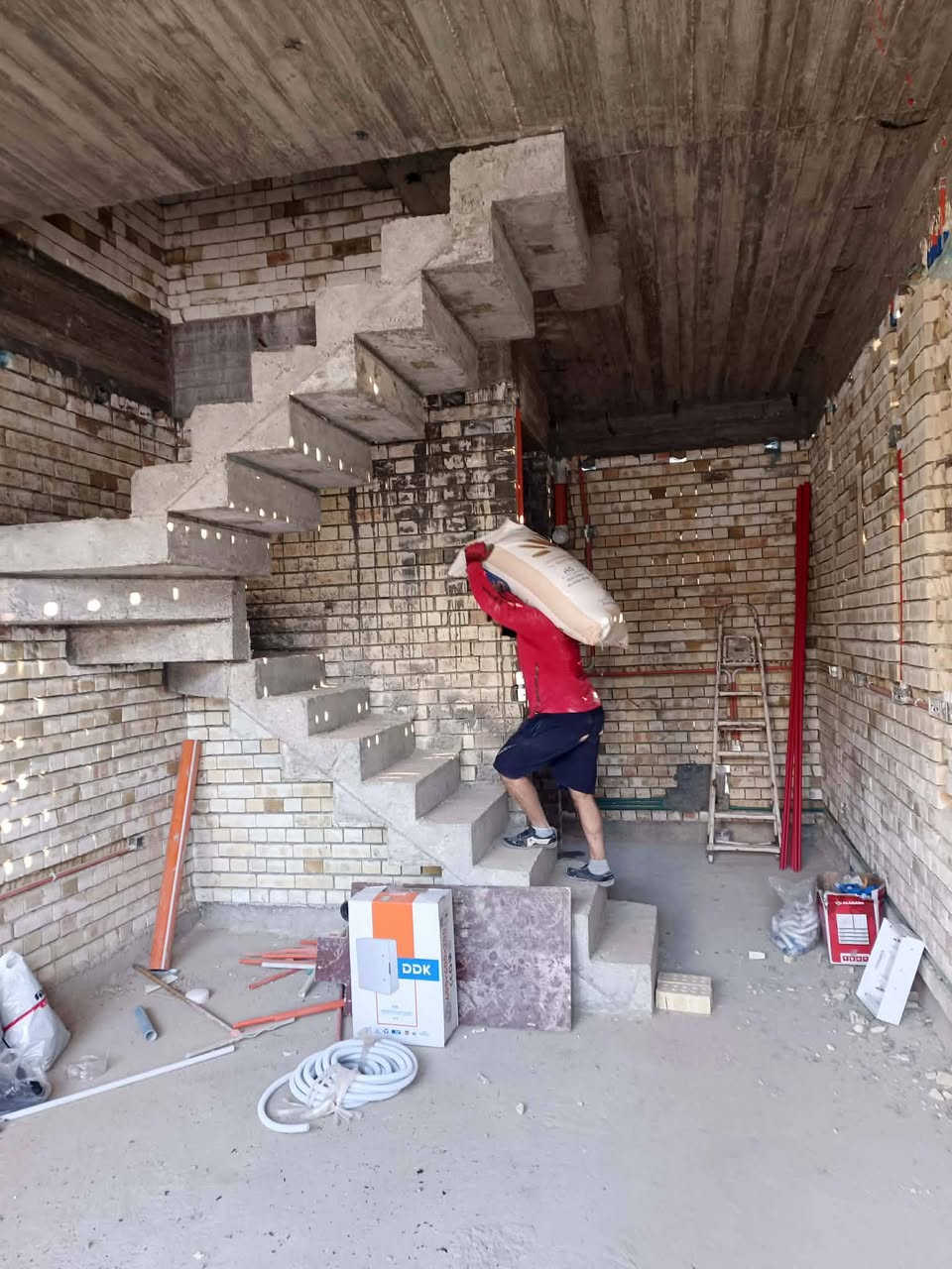 تصعيد مواد على الظهر كافه المواد البناء بسعر مناسب الرقم واتساب خابرني وبالخدمه ***********
