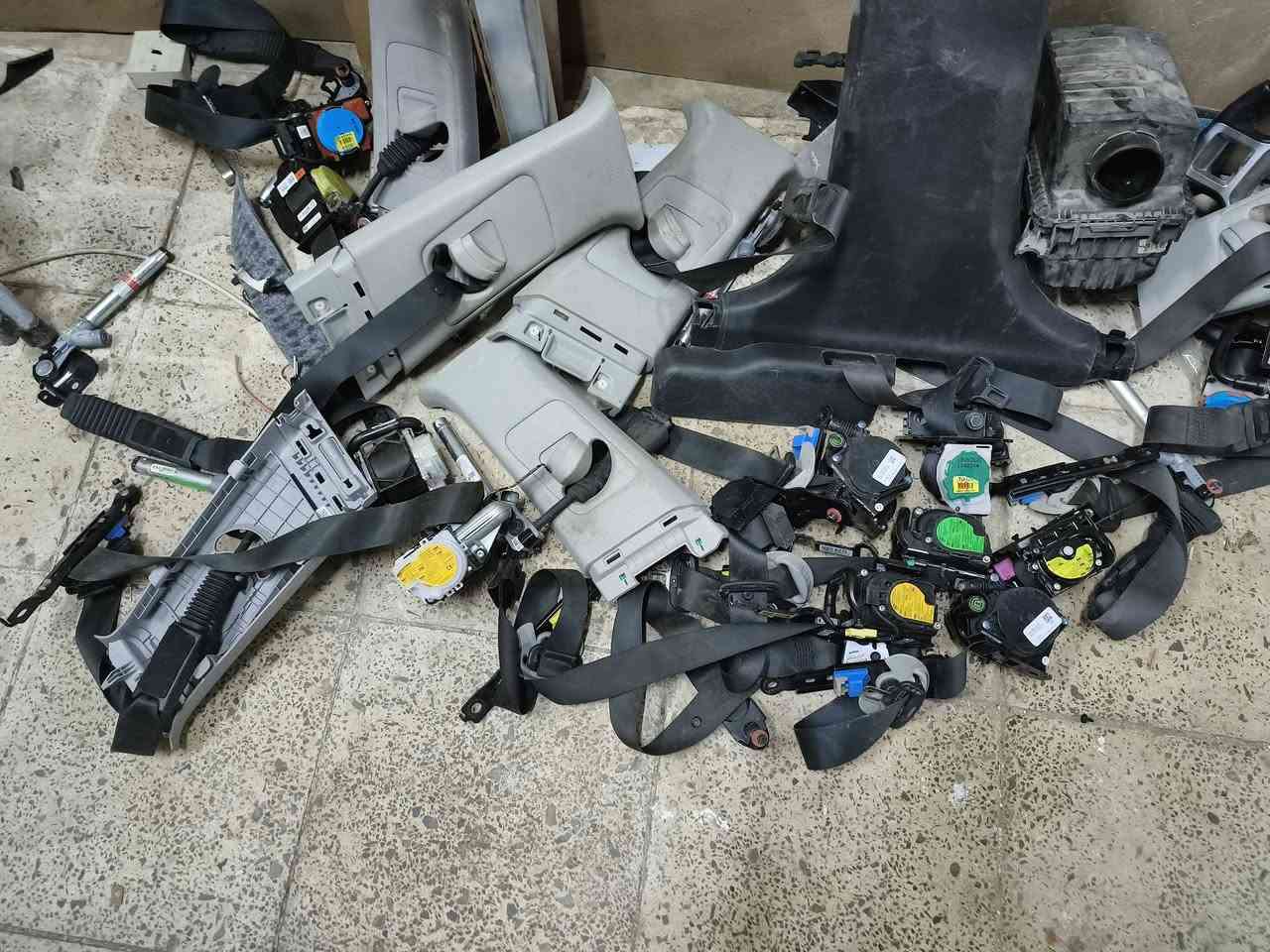 السلام عليكم يتوفردشبول كامل لكيا فورتي صول كونه كي فايف شنو تحتاجه موجود وبسعر تنافسية رادار خلفي رادار تحديد مسار جوزه مع ريمونت شمسيات حزام امان شاشات بورد تبريد تحكم ستيرن فريز تبريد حار وبارد قواعد فيوز داخليه كيلو صندوك وكيلون بنيد ماطور استيرا كهربائي ، جميع الغراض من مديل ٢٠١٩الى ٢٠٢٤ متواجد واتساب ***********
