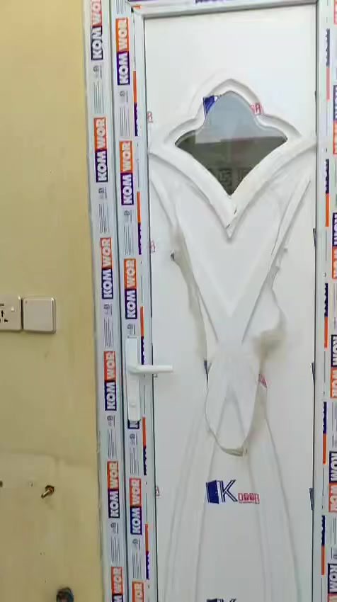 ادمن الله عليك وافق السلام عليكم بيت لبيع نصف قطعه شارع الكهرباء ***********سعر بيت 85
