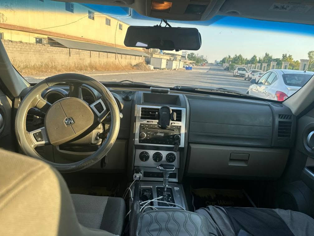 Dodge nitro slt 2008 
 بێ سبوغ 
ناو زەرد . 
مواسفات کۆمپوتێر 
 ( سەر سوکانی دوگمەیە ) .
فول فول بس سلاید نیه . 
*********** - واتس اپ مخمور, أربيل
