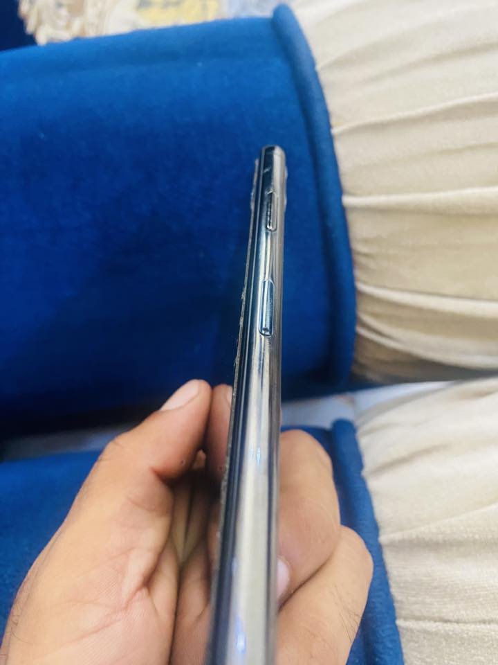 سلام عليكم ١١برو ماكس  للبيع بطاريه٨٧ بلاديه جهاز مداخل صيانه فقط ضهر مكسور جهاز امريكي سعر ٣٢٥. بيه مجال الاستفسار (***********)
