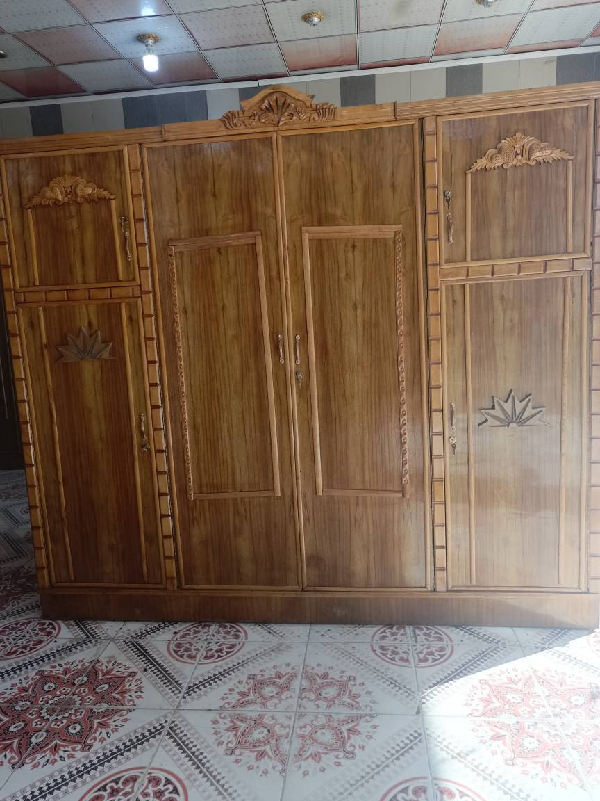 سلام عليكم كنتور ابو الرابعه عراقي مستخدم قليل طابق وربع العنوان ميسان حي العامل قرب صيدليه ومجمع الشاكرين رقم الهاتف *********** بي واتساب عمارة, ميسان
