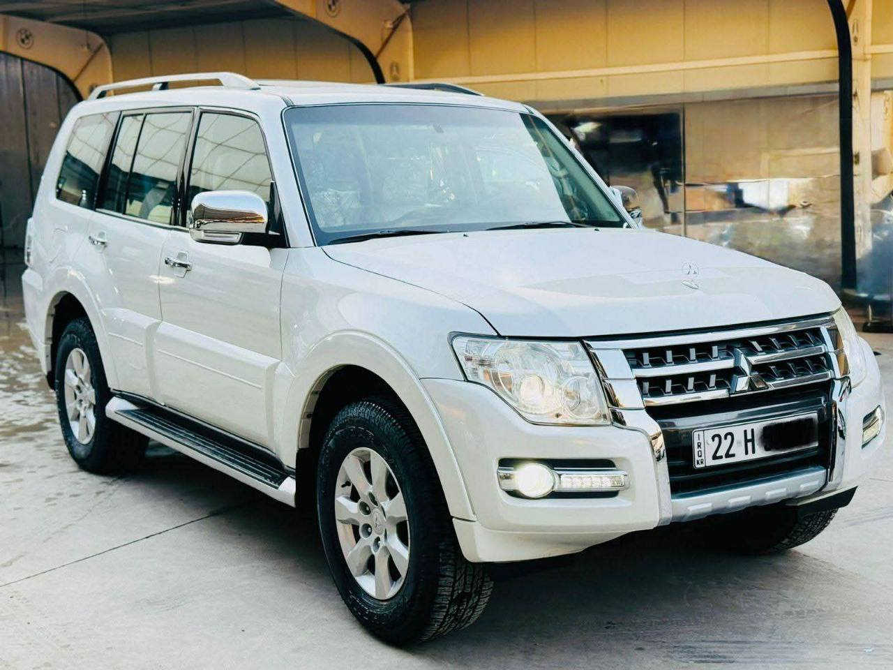 سيارة جديدة وضع الشركة عائلية 7 راكب وياباني اصلي 
باجيرو موديل 2017
مواصفات خليجية فول
السياره جديد بمعنى الكلمه نظافه 95/100
محرك سته بستم حجم/ 3500 برغي مامفتوح 
4 تايرات جديد صدر وحداديه جديد لوك
سقف سلايد 
كشن جلد كهربائي الجهتين
استيرن فاليوم 
تحديد السرعة 
كاميرا وشاشة وحساسات
السياره مكفوله عام من الصبغ والضربة والشخط والتكحيل 
رقم والسنوية جديد 
سنوي بسمي فحس سنوي جديد
مكان السياره سليمانيه
للاستفسار ***********
