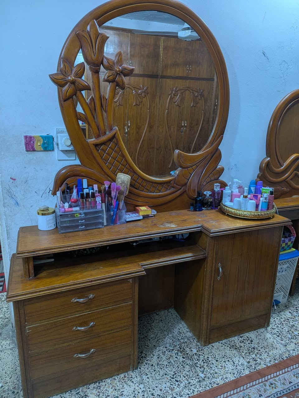 غرفة نوم مستعمله صاج دواخله نظيف جدا
السعر 950 وبيه مجال 
0774 724 4436 للأستفسار اتصال او واتساب
