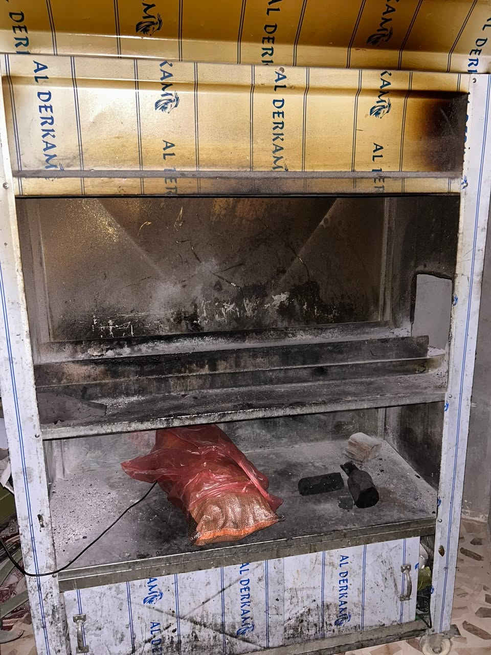 سلام عليكم غراض مطعم للبيع
شواية كباب ٢٥٠ 
شياش كباب ١٢٥٠
شيش تكة ١٠٠٠
مكينة ثرم ٣٠٠
دگت ومفرغة ١٠٠ قياسة ٤ متر
***********
