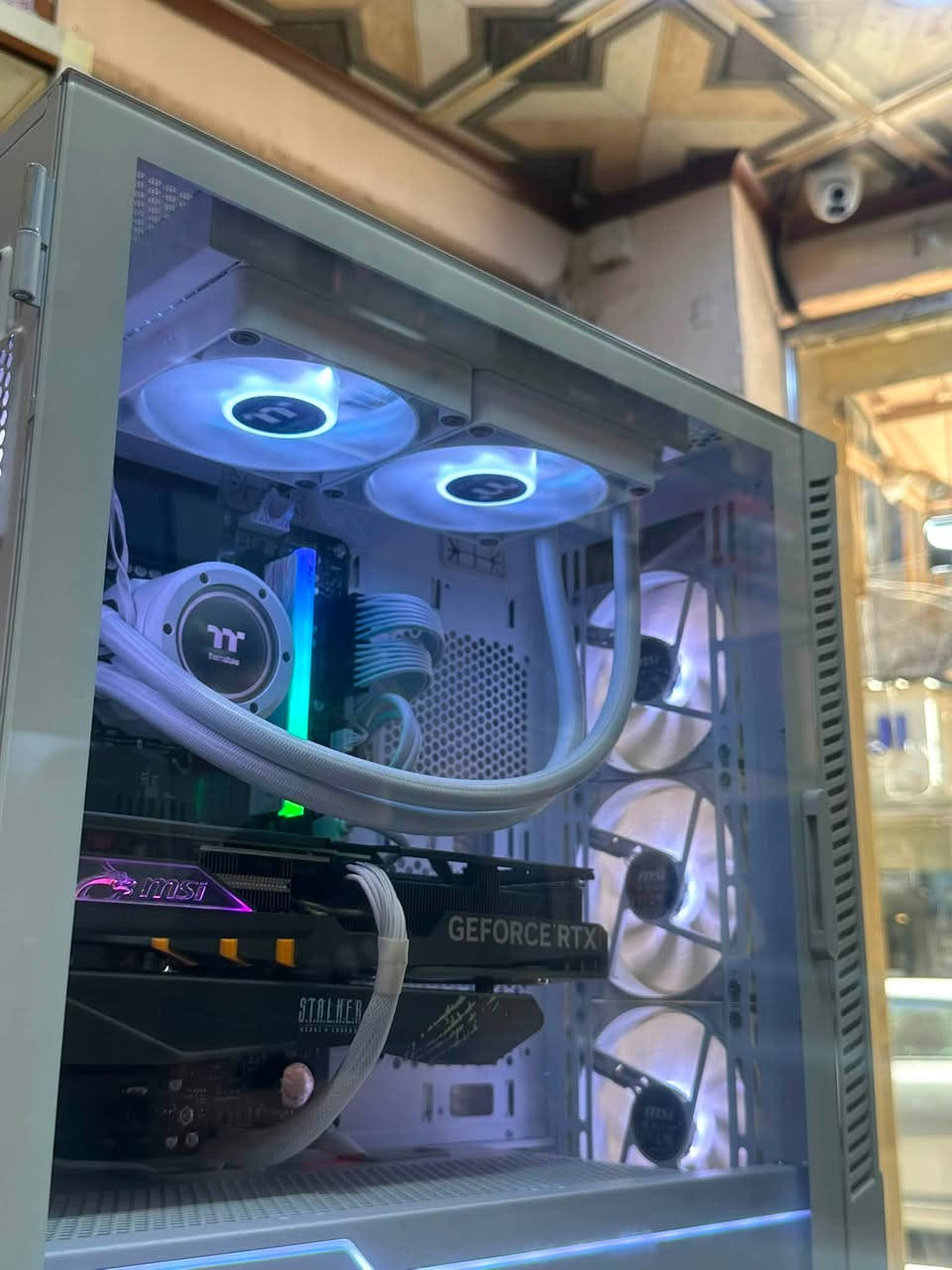 متوفر كيس كيمنك للبيع مكاني موصل متوفر توصيل
Cpu:i7 14700K 
Cpu cooler thermaltake 240ml 
Gpu:Rtx 4070TI Super 16Gb msi Slim (نسخة خاصة للعبة stalker 2 )
Ram:Ddr5 16Gb xpg RGB 6000hz 
Hard:M.2 nvme adata 1000Gb legend 900 
M.B:Gigabyte B760 Gamingx ax Wifi
Power msi A850W 
Case:Msi velox 100R white 
كراتين جميع القطع موجودة 

سعره مليونين و٤٠٠ الف وبيه مجال


**إذا كنت صاحب هذا الإعلان وتريد حذفه لأي سبب، رجاءا أرسل رسالة إلى الدعم الفني**