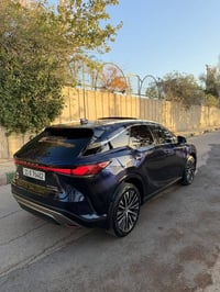 Rx350h     فول ميحتاج اذكر المواصفات وارد كندي حادث جانبي سطحي 365$.  ...