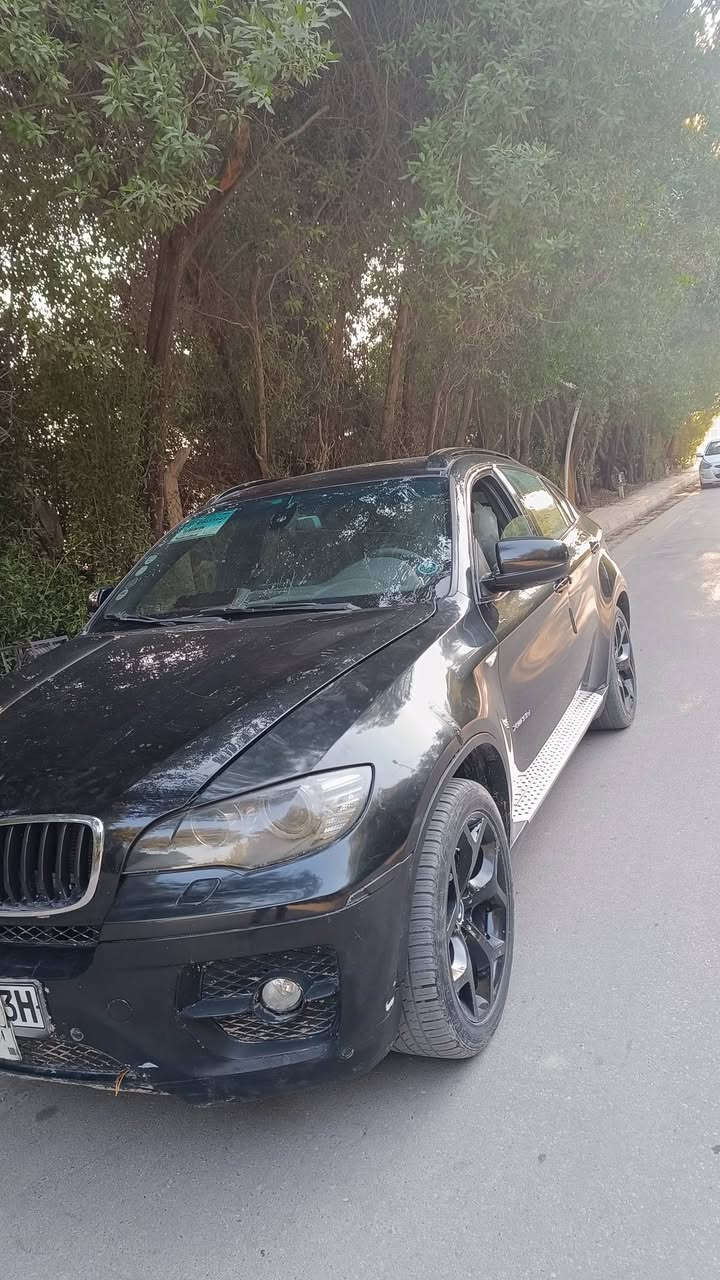 بي ام X6 مديل 2008 رقم دهوك الماني 
 فول مواصفات 1/1 فتحه .. بصمه 
كشنات جلد كهرباء ..شاشه لمس
تحكم استيرن جهتين 
محرك كاز سياره ديزل اترايه كلش حلو
السعر 115ورقه بيع أو مراوس حسب القناعه 
 استفسار أكثر اتصال على الرقم ***********
