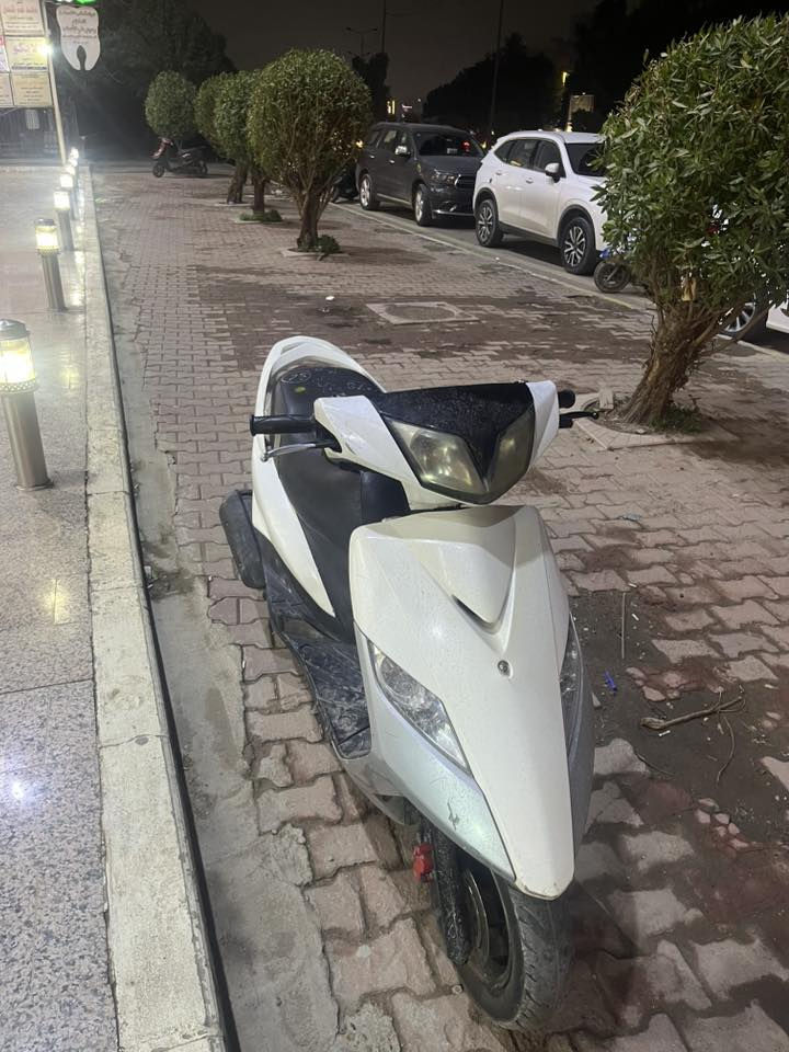 للبيع: وحش الشوارع "ماكس ثعلب"
- أخت الرمبة! 🦊🏍️
دراجة ماكس ثعلب (كابريتر)، نظافة حلوه . إذا تدور راحة بال ومكينة "مي" هاي الك:
• المكينة: مكفولة من الفتح (كفالة صاحب الرمبة ومسجلة بالمكاتبة).
• الممشى: قليل ٥٠٠٠ والدراجة بعدها بريحة الشركة.
• الاستخدام: صارلي شهر وشوية من مشتريها، واستخدام قليل 
: ما داخلة يم مصلح، ادير الها بأفضل أنواع ال
دهن الأصلي (Amsoil) 
• الحالة العامة: الدراجة أخت الرمبة، ، دق سلف وتوكل. افحص وين ما يعجبك 
لتواصل (***********) واتساب
