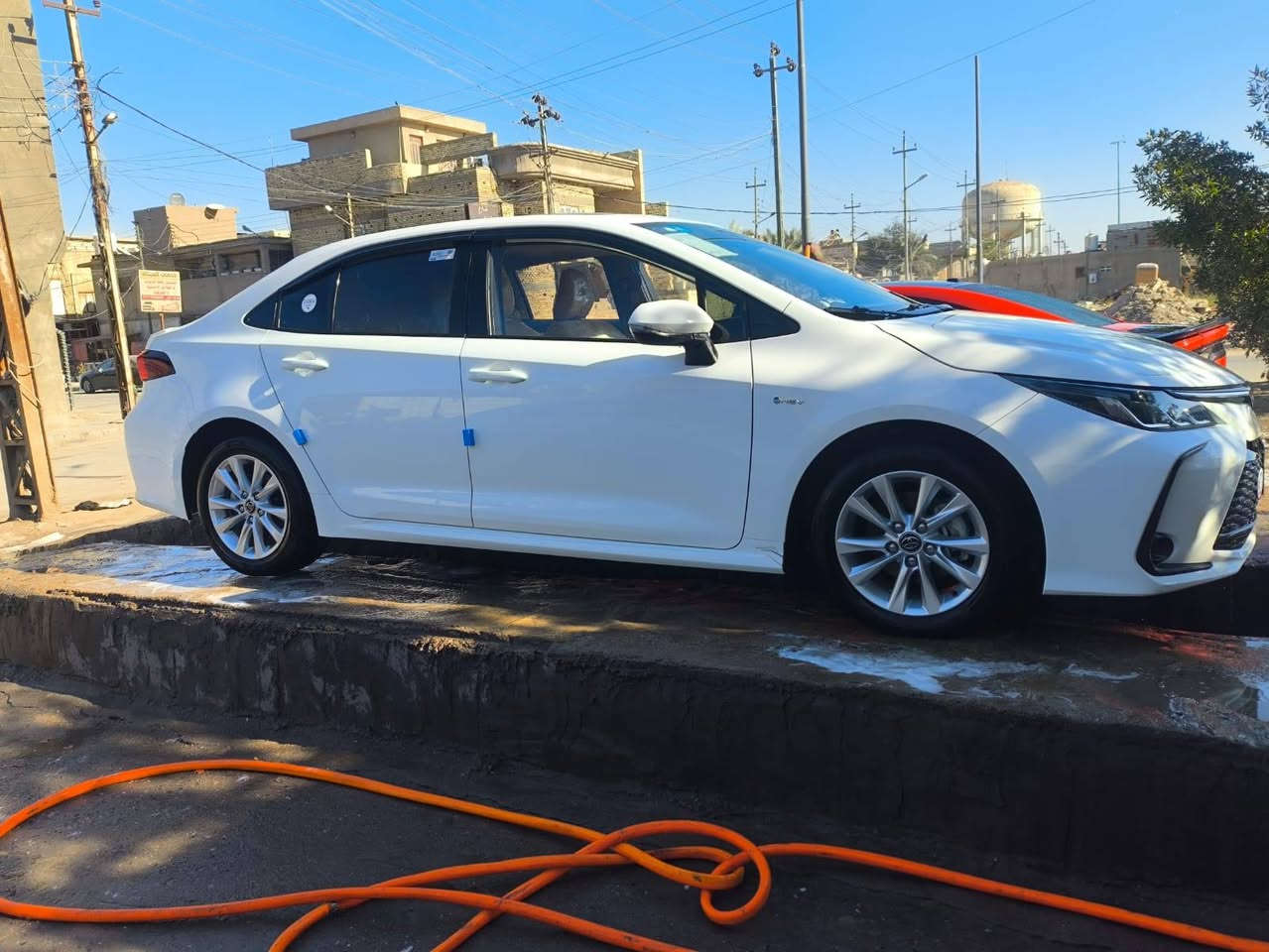 كورلا 25
ماشيه ١٢ الف
السياره كفاله عامه من الشخط فقط دحجه بسيطه
السياره مدوشمه ارضيه وكشنات 
مكاني البصره معقل 

*********** البصرة, العراق
