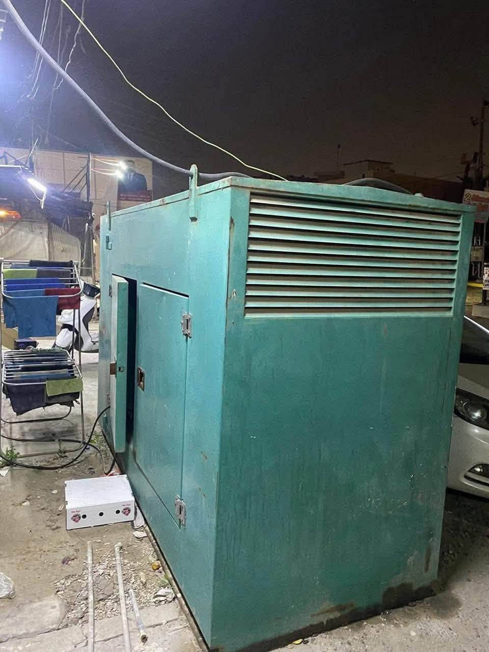 السلام عليكم 
مولده ٥٠ كيڤي ٢٠٠ امبير كاتم فول اوتو نوع كمنز للبيع فقط بيها تبخير خفيف بسبب الرنكات مكاني الدوره شارع ابو طيارة +964 773 279 5796
