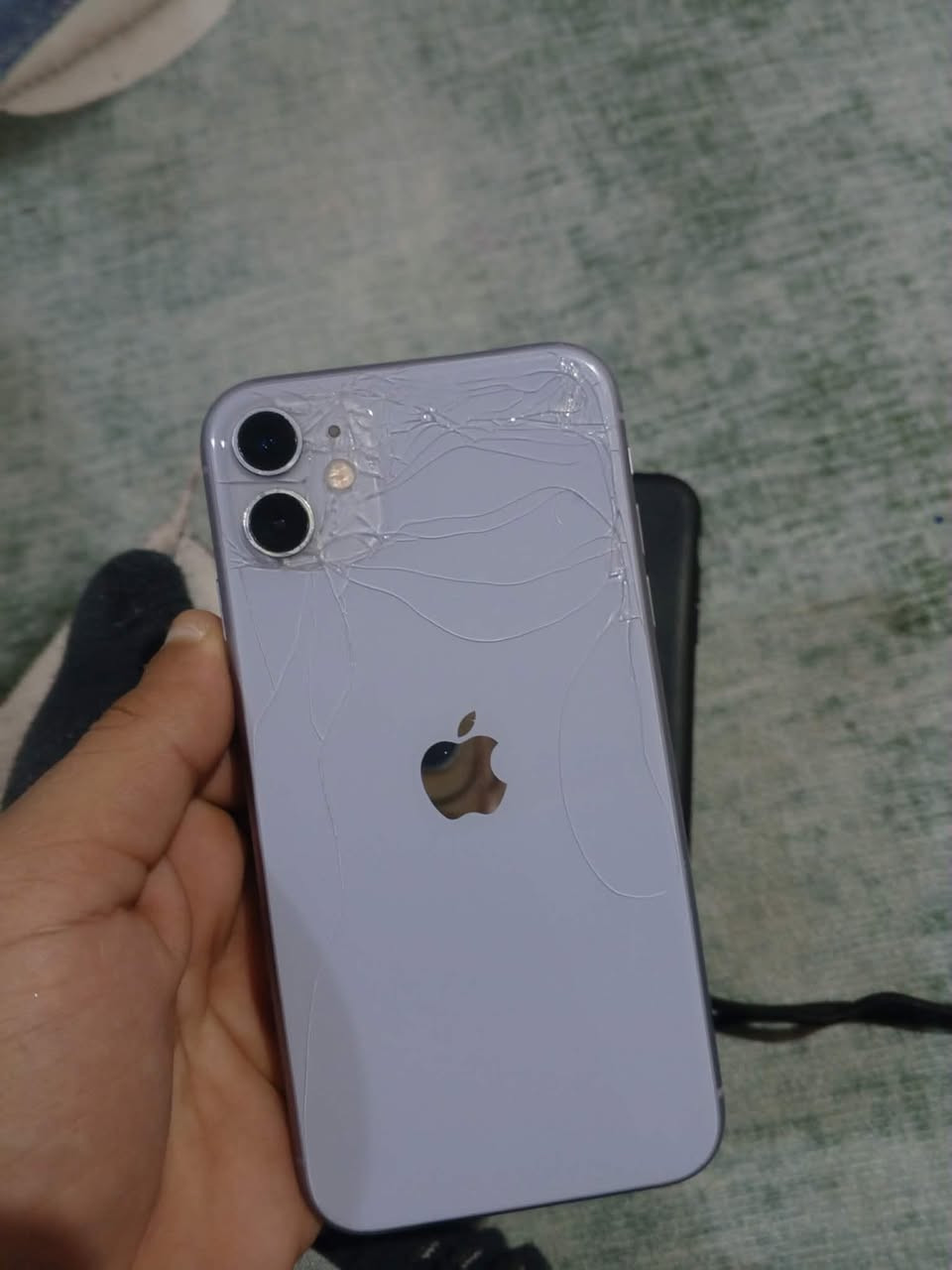 عادي ١١ ضهر مكسور ومبدل شاشه وكامرات ماتشتغل ذاكره ١٢٨ بطاريه ٦٩ سعر 170 او مراوس بايفون وتساب ***********
