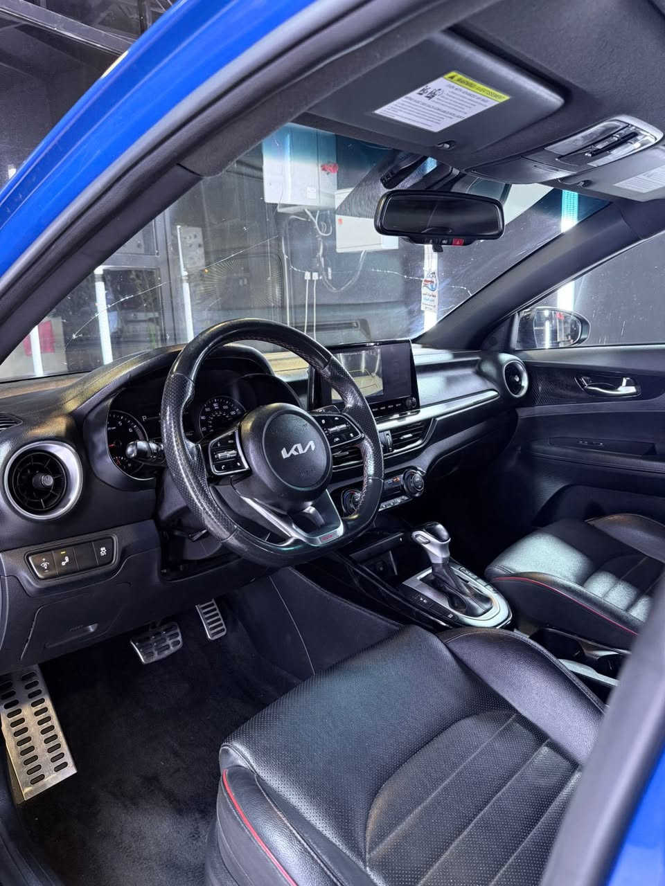 فورتي 2023 GT فول مواصفات رقم رقم بغداد صور الحادث مرفقه بالصور
🟢بصمه ابواب وتشغيل 
🟢فتحه سلايد
🟢محرك 1600 توربو يعني طياره دبل كلج 7نمر دبل كزوز 
🟢لايت لد امامي خلفي
🟢سستم سماعات 🔊 هارمن
🟢اوتو هولد سايد بريك دكمه
🟢شاشه كبيره كاميرا
🟢حساسات امامي خلفي 
🟢رادارات جانبي 
🟢توقف ذاتي 
🟢تحديد مسار 
🟢رادار امامي خلفي 
🟢قياده ذاتيه
🟢تبريد قطعتين
🟢مقاعد تبريد تدفئه 
🟢كرسي كهرباء
🟢قطع المسافه/ الف كيلو 85
🟢صندوق بصمه ذكي 
🟢اناره ترحيب عند الاقتراب
🟢أنارات داخليه دشبول متغيره 
🟢علامة الGTبدشبول وبلكشنات
🟢أعلى فئه يعني واحد ع واحد 
🟢وبعد هواي مواصفات ما مذكوره 
يرادلها ملاحضات بسيطه
جاملغ وبنيد
***********
