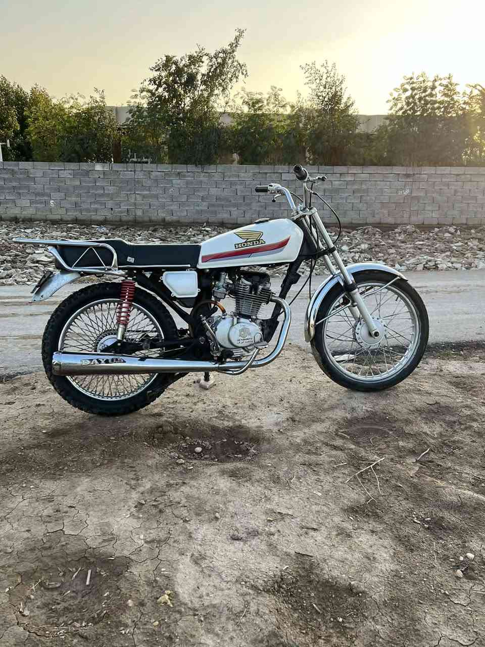 السلام عليكم دراجه إيراني تايكر اربعه كير للبيع الدراجة كلك مكاني بغداد ابو غريب سعر 350 رقمي ***********
