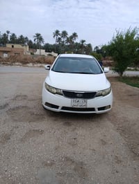 سيراتو للبيع موديل 2010 ضرره ٣ قطع تبديل بدون داخل السعر ٧٨ قفل الاستف...