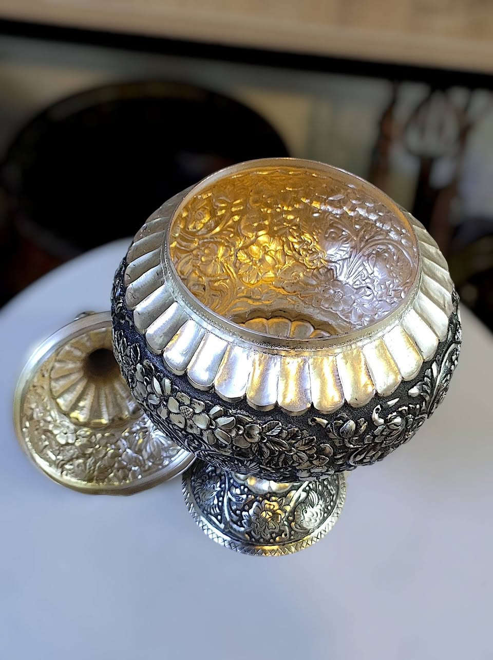 للبيع.
شكردان نحاسي مطلي فضه عالي مختوم عمل الصانع عمل اصفهان ارتفاع 27 سم اكتب تم يوصلك السعر


**إذا كنت صاحب هذا الإعلان وتريد حذفه لأي سبب، رجاءا أرسل رسالة إلى الدعم الفني**