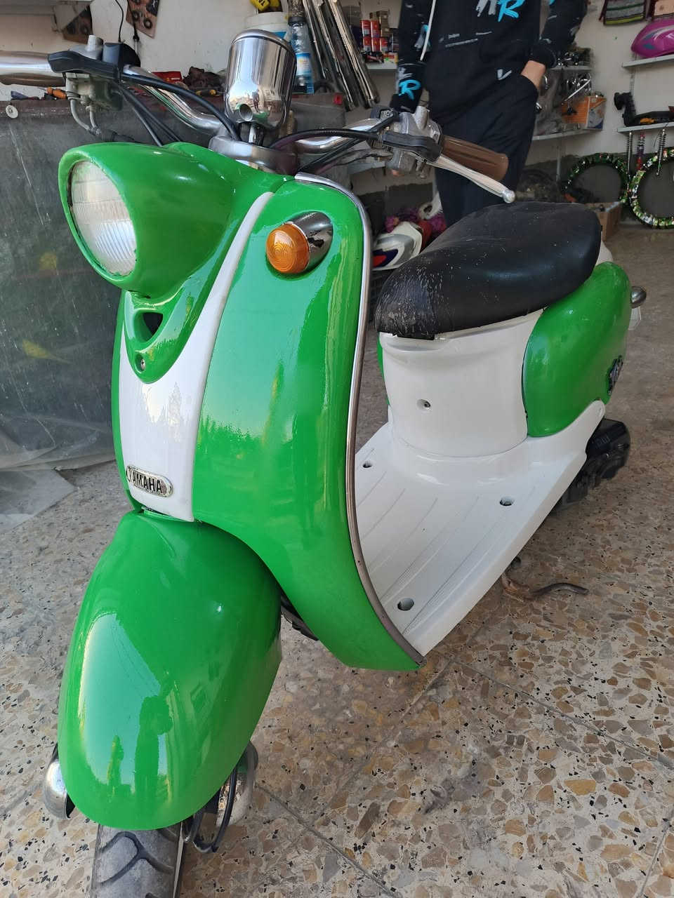 السلام عليكم اكلاسك عبد الحليم رمبه فقط ((مصبوغه جماليه)) محرك ما مفتوح برغي صوت غير ماكو ابد نعومه فول كهربائيات كله شغال دبل اشاره كيج سرعه بانزين كله فول شرط معدل 65 بلادي دراجه خير من الله
السعر 500 مكاني كربلاء الحسينيه
***********
***********
