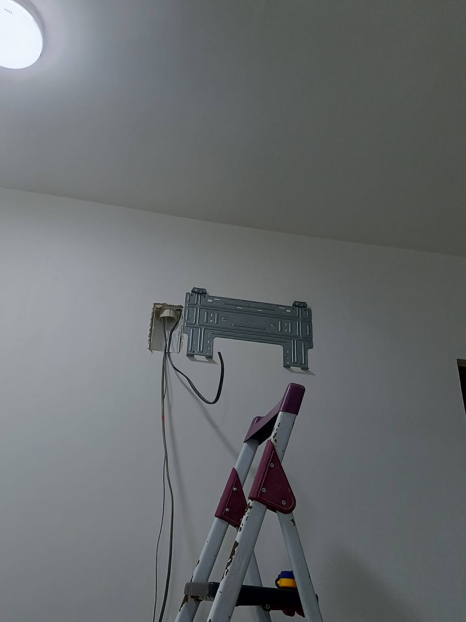 تم  فتح + غسل + تنصيب سبالت عدد 2 في حي العطاء
 
الاول سبلت جداري طن ونصف انفيرتر يعمل بغاز 410 نوع Gree نضام بوري دفن

 الثاني سبلت جداري 2 طن نوع TCl  يعمل بغاز 22  نضام بوري دفن
 
ورشة سيف حكيم لصيانه وتنصيب وأدامة كافه اجهزة التبريد 
***********
***********
