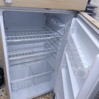 ثلاجه عاطل ماطور لبيع 07716011475