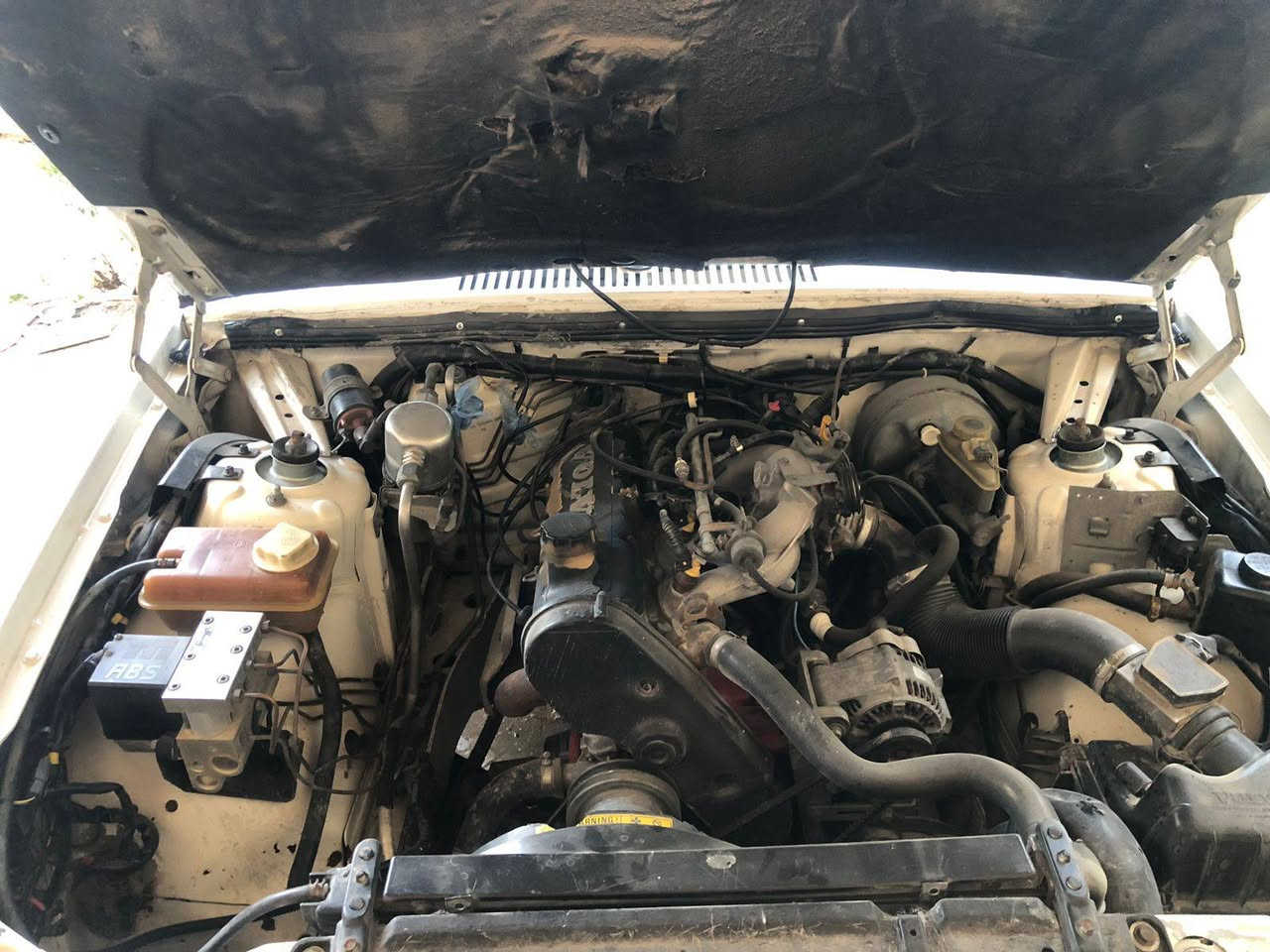 السلام عليكم فولفو للبيع موديل 92سياره جاهزه مكينه كير حداديه تبريد تدفئه كله شغال رقم نينوى بسمي ABSعنوان السياره نجف حي النداء السعر 65وبيه مجال للاستفسار ***********
