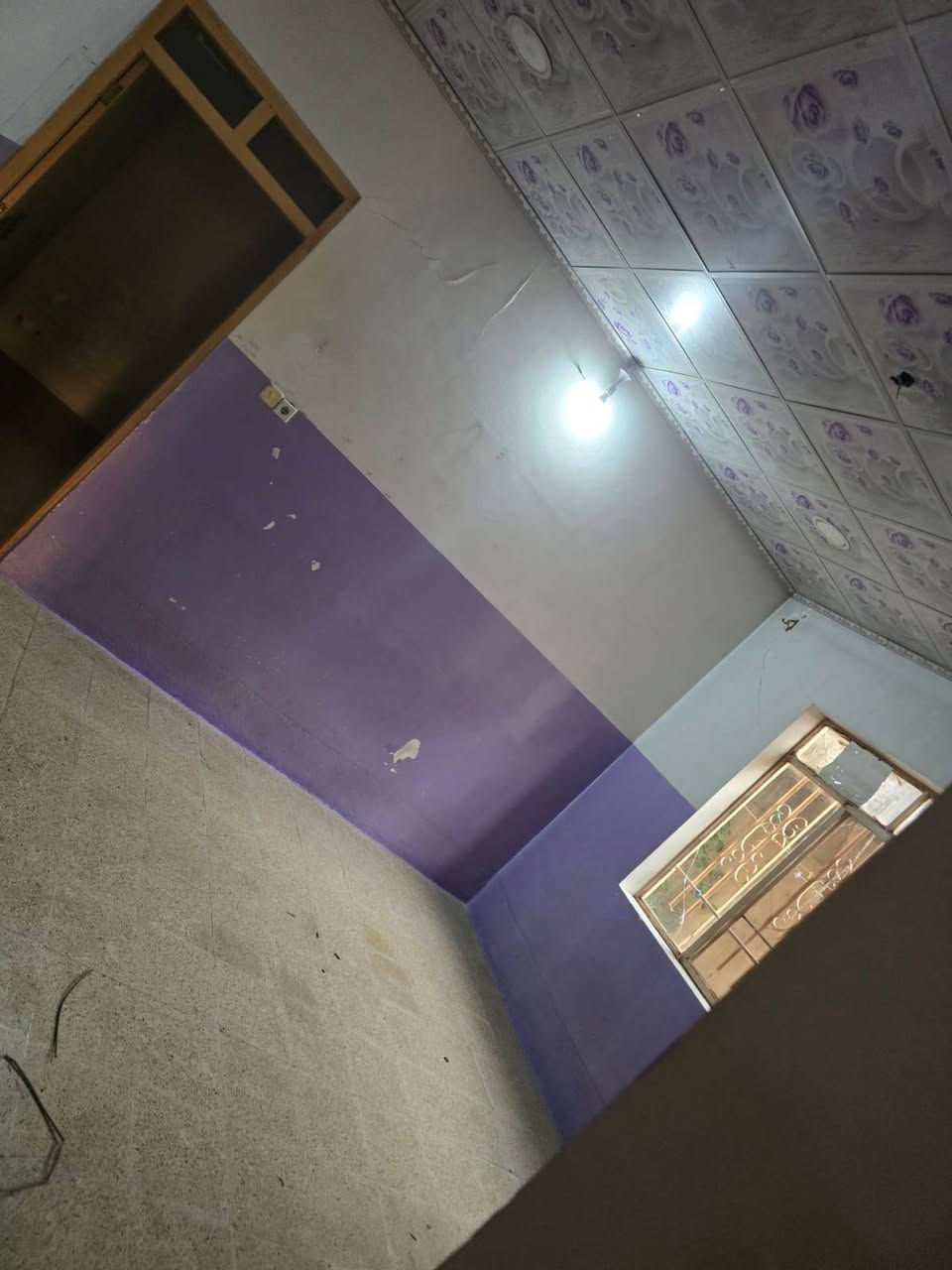 الايجار بيت طابق ونص
حي الميثاق مقابل السوق
المساحه 100 م السعر الايجار 300
الطابق الاول غرفه وهول استقبال مطبخ ومشتملات 
الطابق الثاني غرفتين صغار
***********
***********
