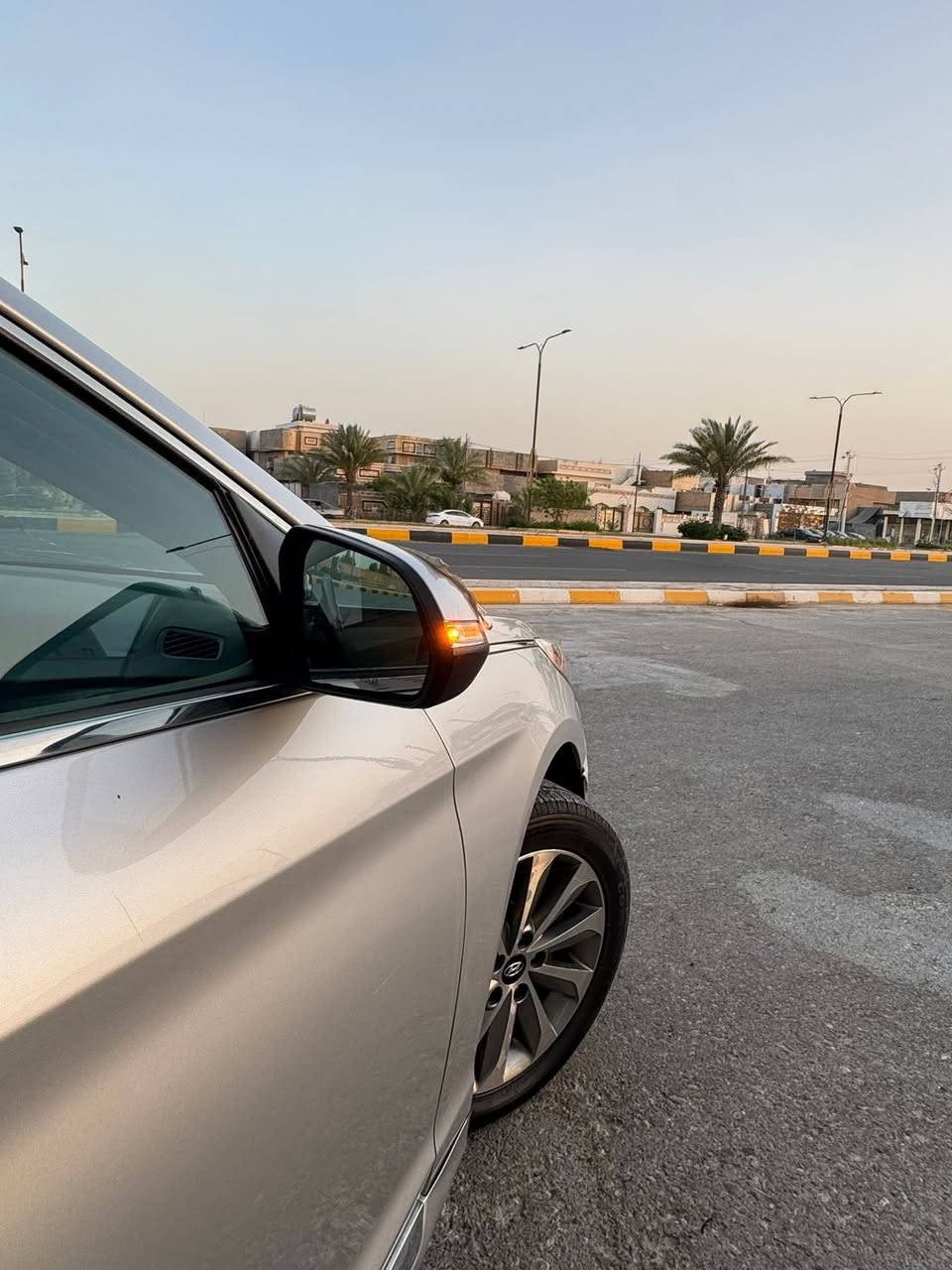 هيونداي : SONATA  SPORT 

الموديل:2017  ( أمريكي)

اللون: سلڤر 

سعة المحرك 2.4  GDi 

الضرر : قطعة واحدة ( چاملغ خلفي الأيسر)

عداد المسافة 93٫800 ميل 

1: صالنصات  عدد 2

2: ويل 19 spot 

3: نيكل تحت الأبواب (بلادي)

4: حاجب LED   (بلادي) 

5: شاشه كبيره تدعم نضام (كاربلاي)

6: كامره خلفية

7: مرأت خلفية إلكتروني + بوصلة 

8: إشارة مرايات الجوانب LED 

🔋البطارية جديد

🛞تخم تاير جديد 

گير ___ محرك كفاله 

الحدادية ع وضع الشركه ممفتوع ابداً Ctr 

السعر   (((145 )))بيها مجال للشراي 

هـ:*********** _ متوفر واتس اب
