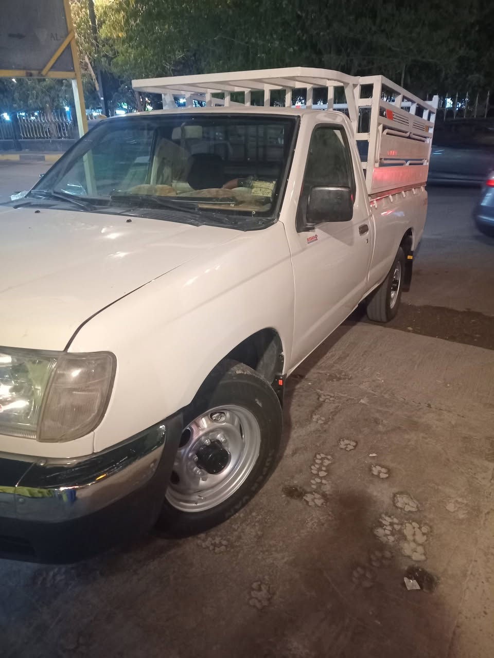 نيسان شبوط موديل ٢٠٠٢ معمره افر هول مكينه كير كفاله منضومه تبريد جديده العنوان بعقوبه ***********
