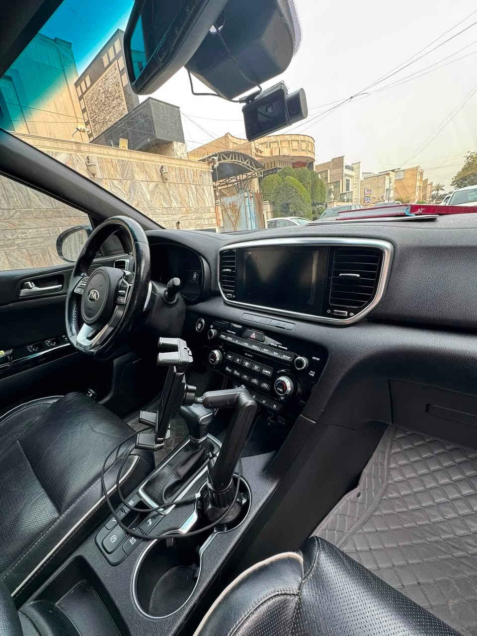 السلام عليكم…
Kia Sportage SX

موديل: 2022

الرقم: بغداد

المحرك: 2.0T-GDI

المواصفات:

* الفئة SX فول سبورت بانوراما

* كير 6 نمر

* بصمة تشغيل

* بصمات أبواب وجنطة

* سايد بريك بصمة

* نظام ترحيب عند الاقتراب

* شيفتات سرعة

* مثبت سرعة

* توقف ذاتي

* 3 وضعيات قيادة (نورمال، اقتصادي، سبورت)

* رادار أمامي وخلفي

* حساسات أمامية وخلفية

* نقطة عمياء

* كاميرا تدور بحركة المقود

* المرايا شفط كهربائي

* إشارات بالمرايا

* الجنطة شفط كهربائي

* جنطة ذكية تفتح عند الاقتراب

* كشنات أمامية كهربائية

* كشنات جلد

* كشنات حار / بارد

* تدفئة مقود

* نظام مناخ منفصل

* مقود حرف D

* تحكم جهتين بالمقود

* شاشة أعطال

* شاشة كبيرة

* أوتو دم

* نظام منحدرات

* مانع انزلاق

* تحديد مسار

* ويل 19

* بدلات نيكل

* 8 سماعات دمام

* نظام حكاية

* 12 وسادة هوائية في الجسم والكشنات

* شاحن وايرلس

* 3 منافذ طاقة ومنفذ USB

* LED ليلي نهاري

* بروجيكتورات

* اريل نكفيشن

* 4 ويل كروم

* ماشية 76 ألف ميل

* جميع الإيرباكات سليمة

* بدون حادث، فقط تخريب

*  صبغ جاملة خلفي أيمن 

* بارد صندوق

السعر المطلوب: 195 ورقة و(بيهة مجال)

رقم الهاتف: ***********
