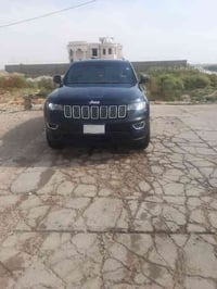 جراند شيروكي • ٢٠١٧ • حادث أمامي يمين