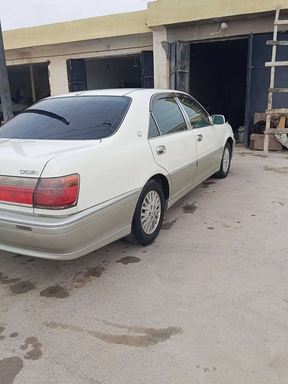 السلام عليكم ملكة كص ما مسجل سيارة طك كارتون دكمتين بردة خلفية محرك فيفيتي فيشة وبطل كير ومحرك كصة شرط صدر خلفي وامامي طبة تبريد ثلج تفة نار كشر وقرفة كارتون شخط واحد مابيهة كهربيات نقص كلوب مابيهة سيارة جاهزة نقص برغي مابيها ما تريد بس ستر من اللة السعر 35ورقة مكان السيارة العلم قريت الربيضة ***********بيع نقد
