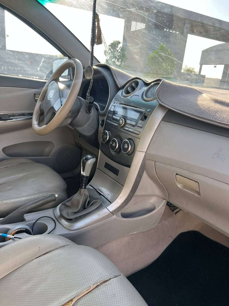بي واي دي Byd  3 G 13بصمة المرغوب گير عادي بلاد فتحة بالقمارة سلايت  مكينة وكير مكفولات.البدي كفالة من التبديل والضربة القوية سيارة على وضع الشركة كشنات بلاد جلد تبريد ثلج سنوية مانافذة مشروع وطني تخم تاير كهربائيات مكفولة. جهاز تنبيه تحكم ستيرن موصفاته معروفة السعر 45 مكان ميسان عمارة ***********
