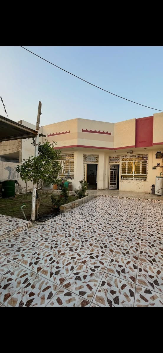 السلام عليكم
#بيت مساحه 225 طابو صرف 
#وجه 9 متر 
#خدمات كامله اربعه مدارس مركز صحي كل خدمات متوفره يمك
#لبناء البيت طابوك 
#تفاصيل البيت بالفيديو 
#موقع طوريج ناحيه الرجيبه حي عسكري 
#استفسار
***********
***********
