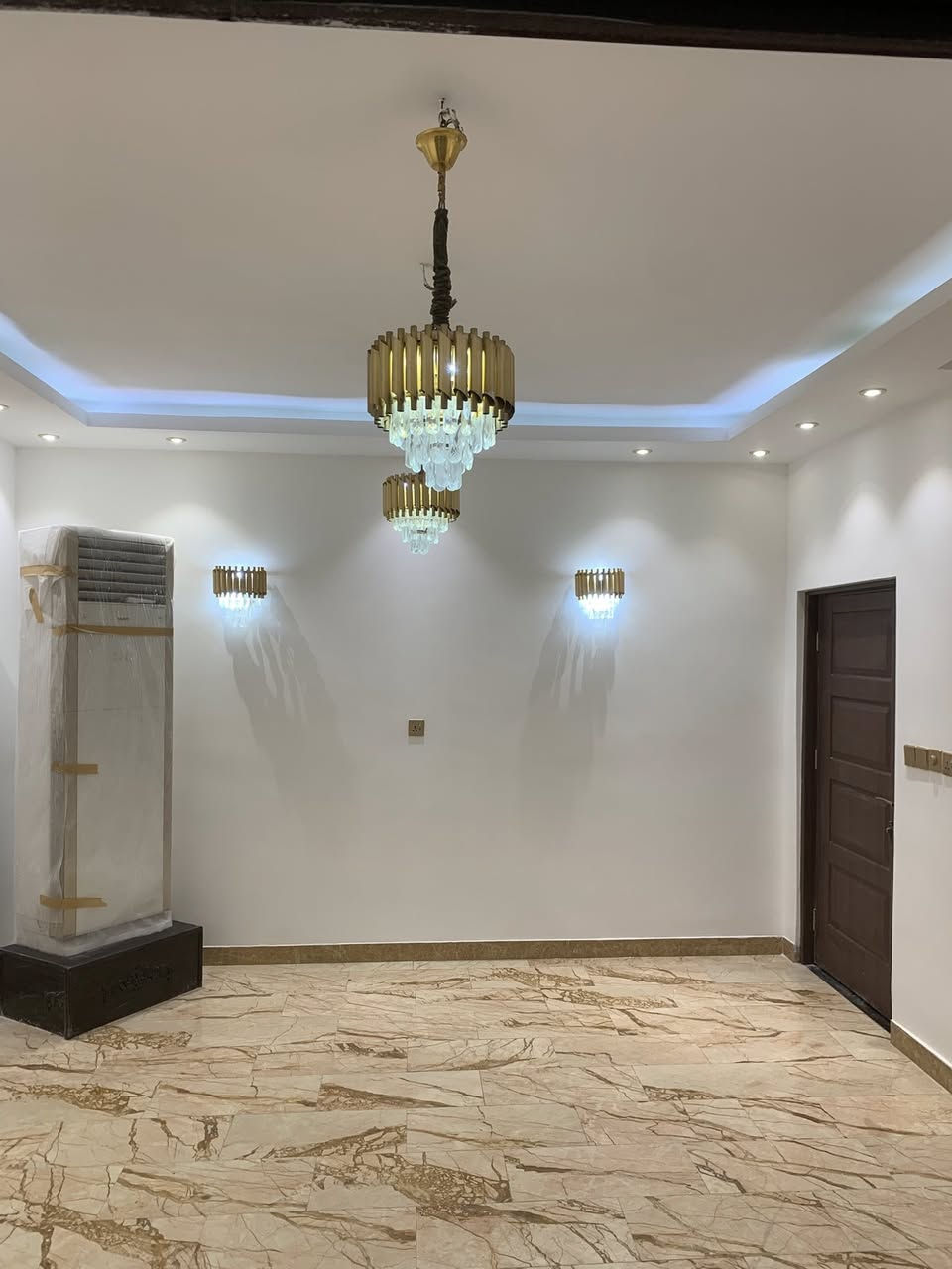 موقع حي الجامعة تنفيذ شركة فيكا للصبغ والديكور 
***********
