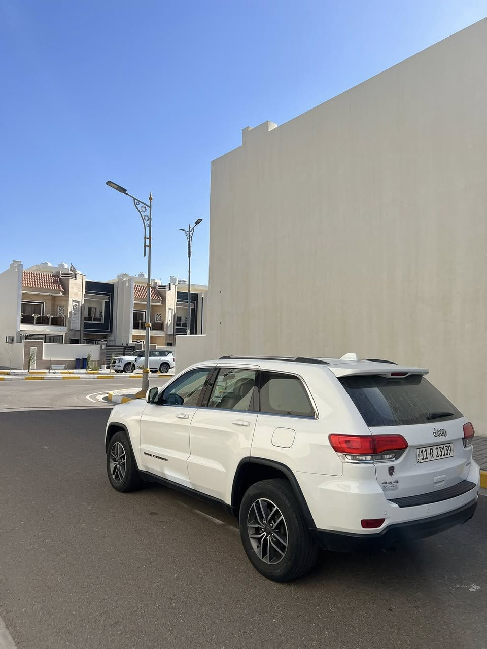 السلام عليكم للبيع فقط جيب كراند شيروكي فئة
الـ Laredo خليجي  مديل 2019مكفولة كفالة عامة ماعدا اربع اصابع pdrوسونرها مرفق با المنشور  داخل بيج كشنات جلد فتحة  تدفئة تبريد با المقاعد مقاعد كهرباء بصمة وبصمة ابواب فتحة 6وضعيات قيادة رادارات جانبية حساسات امامية خلفية توقف ذاتي وبقية المواصفات المعروفة رقم بغداد بأسمي تحويل ثاني يوم السيارة كلش جديدة بمعنى الكلمة ماشية76ألف مكاني بالبصرة

السعر 278. 
للستفسار اكثر اتصل: متواجد واتساب ***********

***********.
