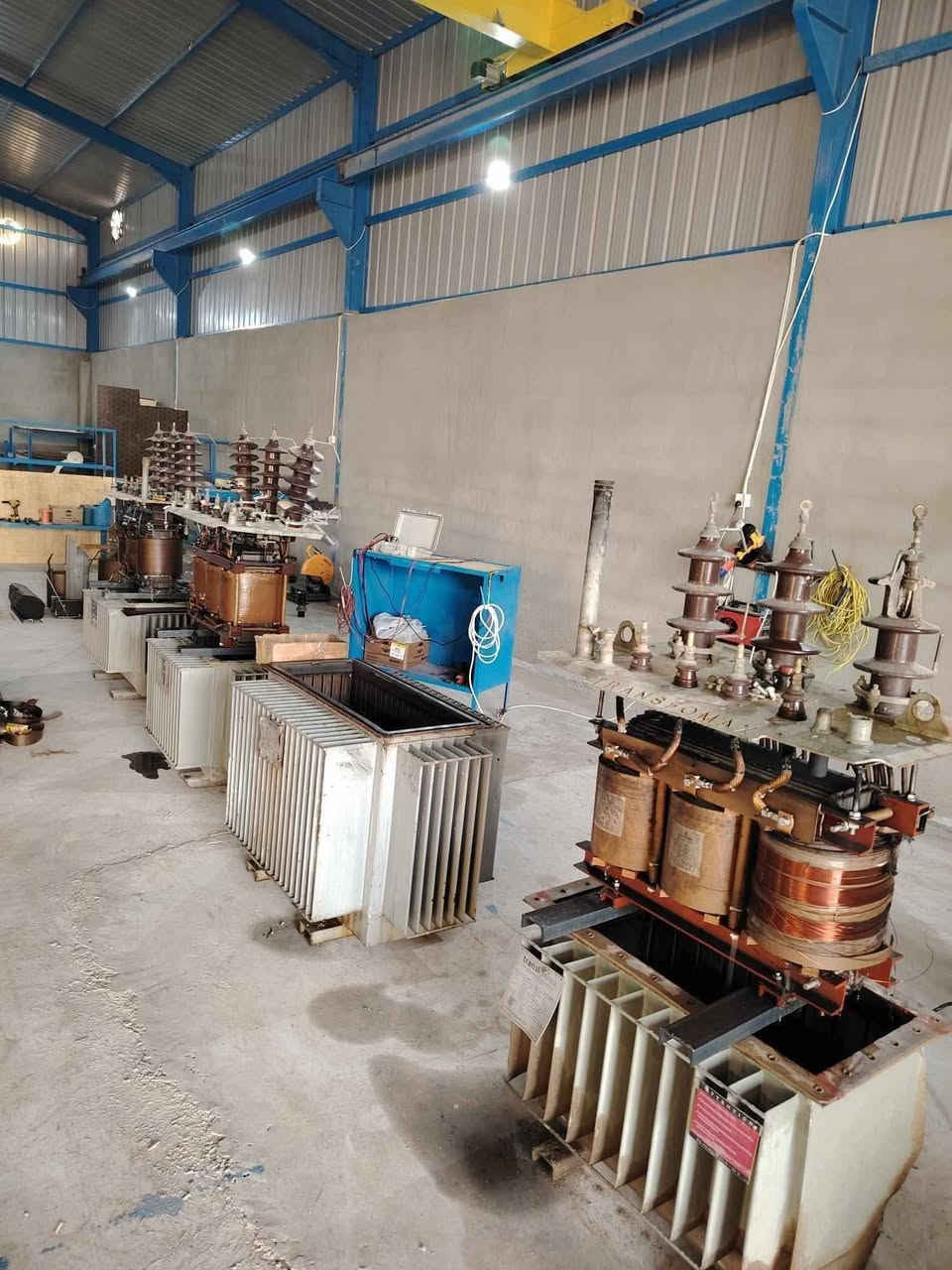 ورشة حارث لصيانة وتأهيل المحولات الكهربائية
🔧 صيانة جميع أنواع المحولات بإشراف هندسي متخصص.
⚡ نعمل على خطوط 11 و 33 ك.ف، ومستمرون في العمل طوال أيام الأسبوع بأسعار تنافسية ومناسبة جداً.

📌 بإدارة:
🔹 المهندس رياض
📞 *********** | ***********

🔹 أسطه حارث البجاري
📞 ***********

📍 العنوان: كركوك – قضاء الحويجة – قرب سيطرة البكارة.
