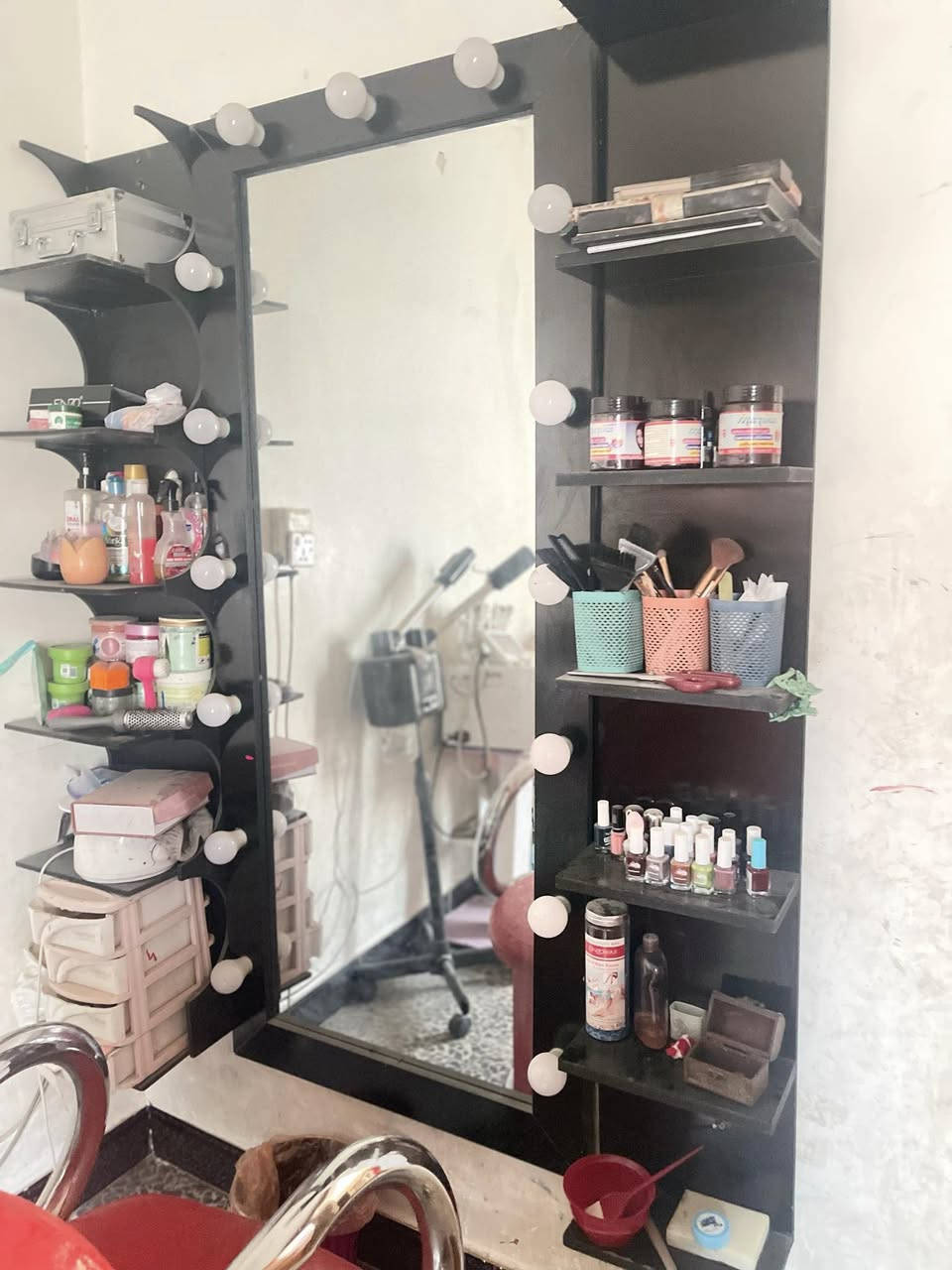 كرسي حلاقه ومغسله ومرايه كلهن 200


**إذا كنت صاحب هذا الإعلان وتريد حذفه لأي سبب، رجاءا أرسل رسالة إلى الدعم الفني**