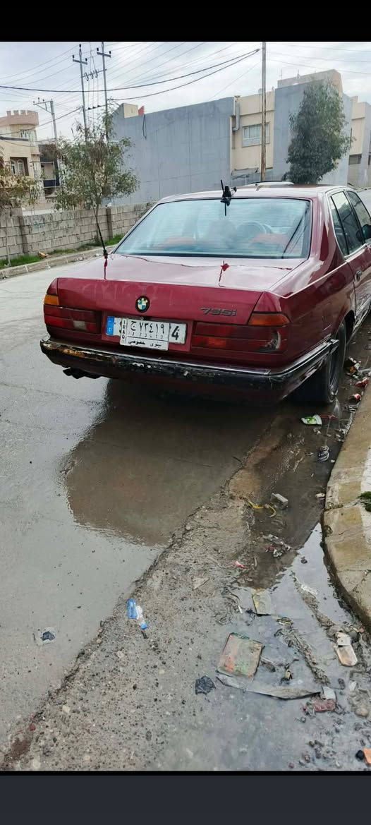 بي ام 735محرك وكير شرط سياره حلوه كير عادي شرط التحويل من الشرعي وكيل سياره كلشي واضح بل صور تجي وتشوف بعينك سسسسسسسعر 30وبيه مجال قليل اتصل على ***********او كورك العنوان حي سومر
