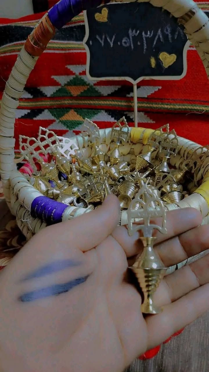 *********** بنات حبايب عرض خاص استغلوو العروض كميه محدوده حبايب اليوم وباجر توصيل  كحل الاثمد السعودي الاصلي الحجيه سوي بيدهه امانه الله ورسوله تفحصونه بجود مندوب مسويه عرض عل العيد انشالله ينعاد عليكم بصحه وسلامه فرحي مرت اخوج فرحي اخواتج والحجيه وام زوجج اجمل عيده لحبايب وتاخذ اكثر من علبه الكم خصم بس اليوم وباجر توصيل مجاني متوفر الأسود فاحم ولارزق نيلي *********** 🧿🧿🧿🧿🌹🌹🌹🌹🌹🌹🌹🌹***********
