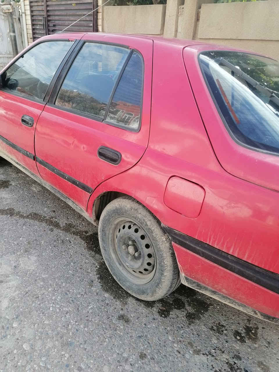 للبيع سيارة نيسان ياباني موديل 91سنويه عظم عاج دفتر بانزين بيهه للاستفسار الاتصال على هذا الرقم ***********
