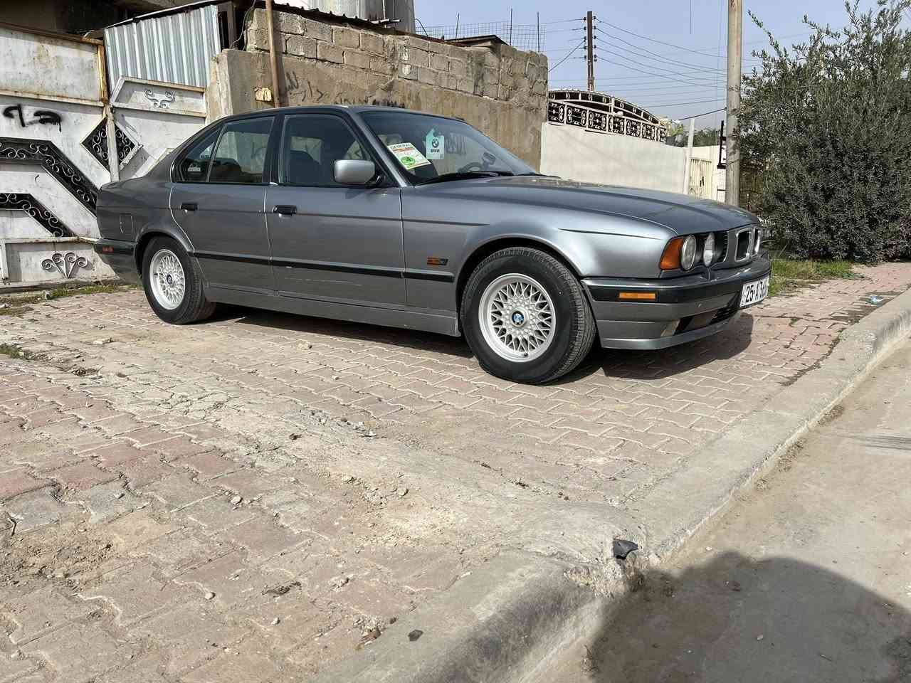 السلام عليكم 
525. موديل 95 
كير مكينه شرط بدون صرف وبخار 
4 جام كهربائي 
محرك ديجتال تدفئه تبريد  
سنويه جديده لحد 30 
وارد ياباني 
سياره نضيفه مال جناي نضافه فول 
مكاني كركوك 
شراي اتصل ***********
